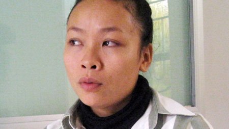 Nữ sinh trường múa 'chết chìm' trong khói trắng