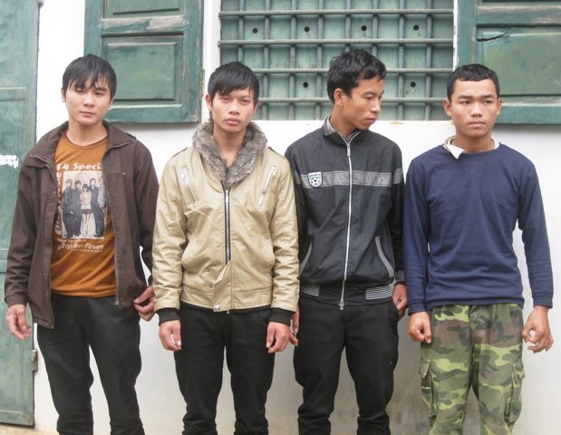 Trong một đêm, thanh niên 'làng' chặn 17 xe tải cướp tiền