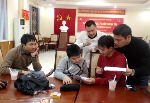 Lộ kịch bản Táo quân 2013 trên facebook?