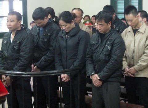 Căn nhà ám mùi 'tố cáo' ổ sản xuất ma túy
