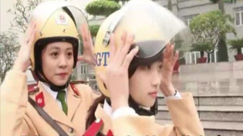 Xem cảnh nữ CSGT tôi luyện