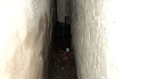 Bố bóp chết con 9 tháng tuổi rồi tự sát