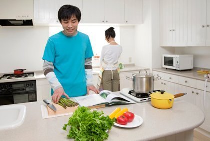 Muốn đàn ông Việt rửa bát, hãy trao thưởng!