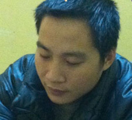 Bi hài thám tử bị theo dõi ngược, lột sạch đồ