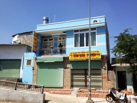 Cướp tiệm vàng, cố sát chủ nhà