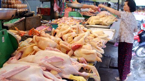 Thị trường thực phẩm Tết: Giá tăng nhưng không thiếu hàng