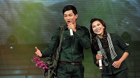 Ngỡ ngàng giọng hát chàng siêu mẫu