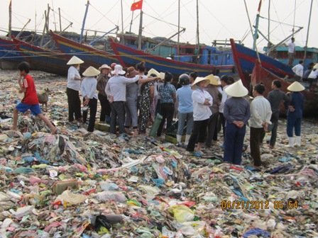 Biển ô nhiễm, dân kêu khổ