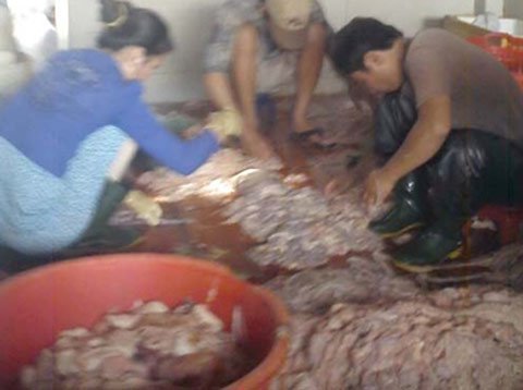 'Công nghệ' làm lạp xưởng, chà bông siêu bẩn