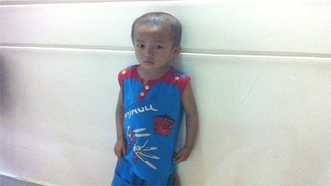 “Bóp mồm bóp miệng” vẫn không đủ tiền chữa bệnh cho con