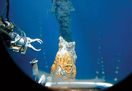 TQ dựng căn cứ khai thác biển sâu