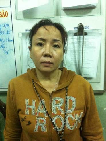 Ép con nợ vào nghĩa trang đòi tiền chuộc