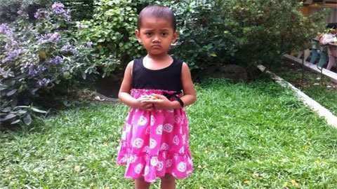 Thương bé gái Ê-Đê thiếu tiền trị bệnh