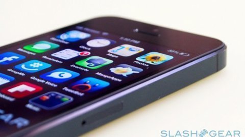 iPhone 5-inch khó lên kệ trước 2014