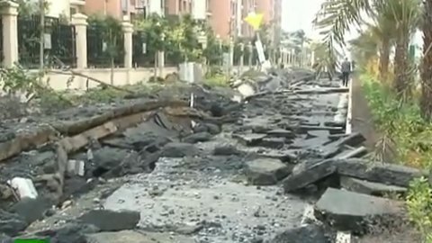 Trung Quốc: Đoạn đường bỗng dưng nổ dữ dội