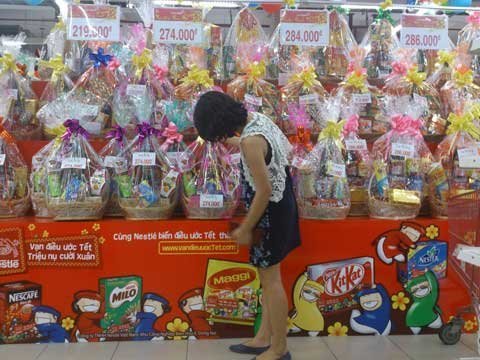 Khủng hoảng, nhà nhà “bóp” hầu bao đón Tết