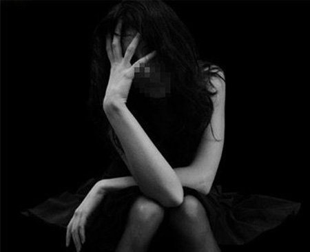 Mơ thấy hàng xóm tắm, tỉnh dậy đòi hiếp dâm