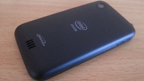 Intel ra mắt smartphone siêu rẻ 125 USD