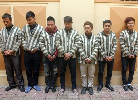 Nợ hơn trăm triệu, bị nhóm 'đầu gấu' bắt giam đánh đập