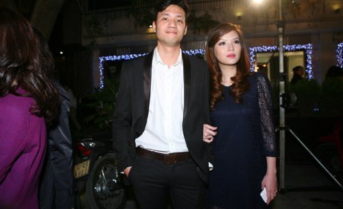 Khải Anh kè kè bên Đan Lê