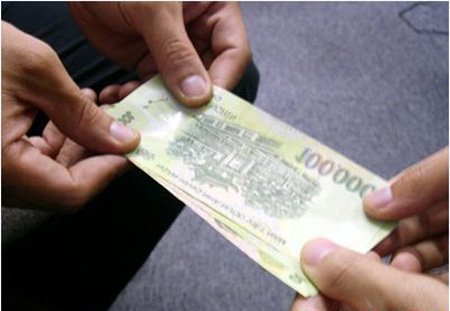 Dọa tung clip sex tống tiền người tình cũ