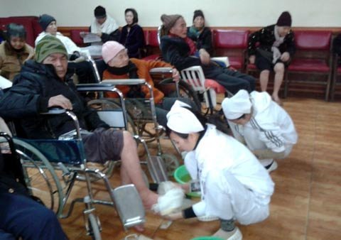 Tâm sự xót lòng của cụ già quyết không về nhà đón Tết
