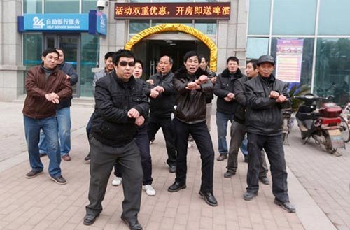 'Quái chiêu' đòi lương, thưởng Tết của công nhân