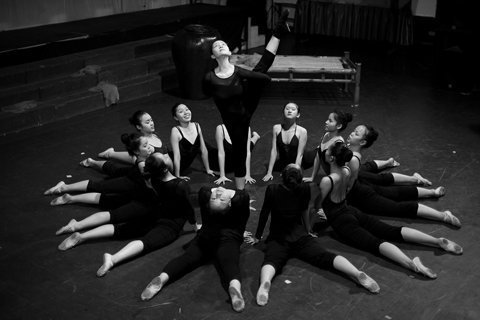 Giá vé phi lý của một chương trình múa