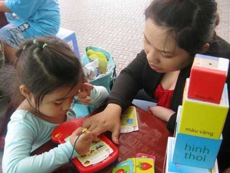 Trẻ trường công 'gửi ké' trường tư ngày cận Tết