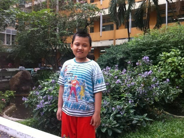 Con ung thư thiếu tiền biết cầu xin ai!