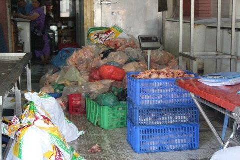 2 tấn thịt gà thối được phát hiện tại TP.HCM