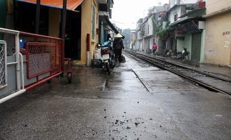 Người đàn ông đổ xăng, tự thiêu giữa phố