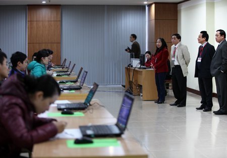 Cơ quan nào cũng có người nhàn rỗi