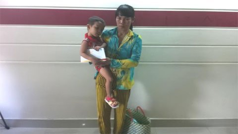 Trao hơn 11 triệu đồng cho bé Đỗ Hồng Lắm