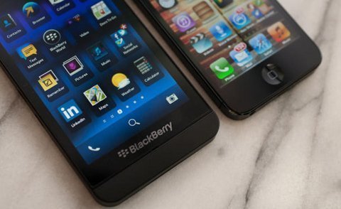 BlackBerry Z10 đọ cấu hình với iPhone 5, Lumia 920