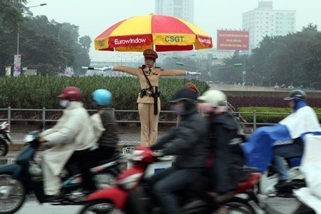 Thời sự trong ngày: Nữ CSGT bị sàm sỡ?