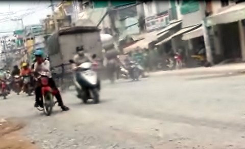 Con đường đau khổ “tra tấn” dân