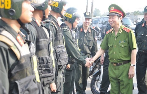 Thứ trưởng Bộ công an thị sát 'chốt chặn' trấn áp tội phạm