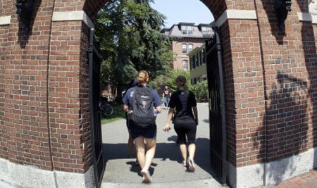 Harvard đình chỉ 60 sinh viên gian lận