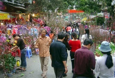 Bị chủ nợ “săn”, không dám về quê ăn Tết