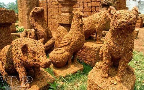 Về xứ Đoài, thổn thức đá ong