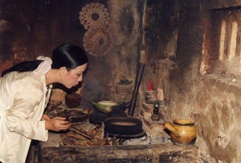 Coi bếp chọn dâu