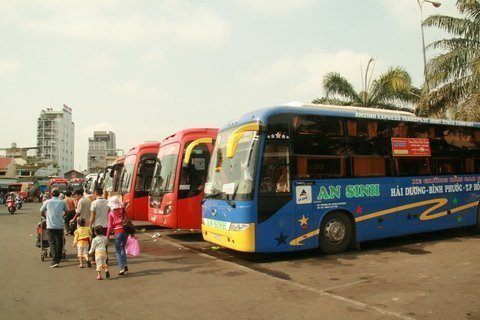 Bến xe ít khách, xe dù giảm vì “ngán” thanh tra