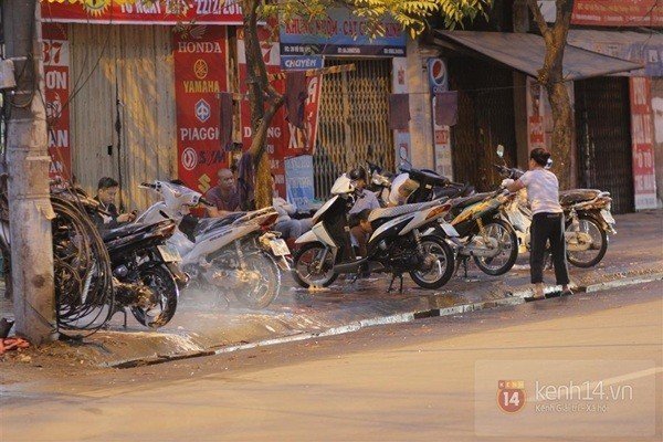 Phở sáng, rửa xe, đánh giày tăng giá gấp đôi
