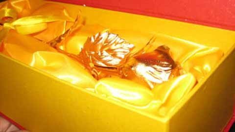 Săn hoa nhập khẩu, dát vàng dịp Valentine