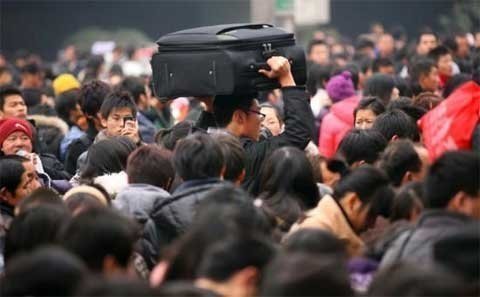 Sảy thai vì nhà chồng nằng nặc đòi về quê xa ăn Tết