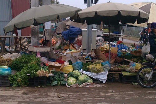 Rau tăng giá, nhiều hàng hóa chưa 