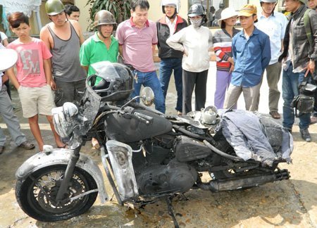 'Siêu' mô tô bốc cháy dữ dội ở cây xăng
