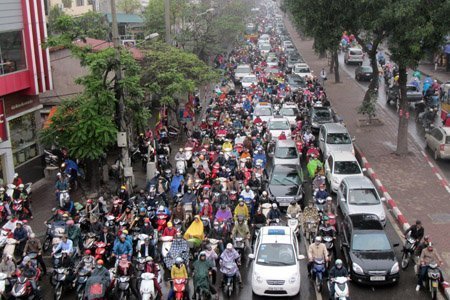 Nhiều tuyến phố Thủ đô kẹt cứng ngày đầu đi làm