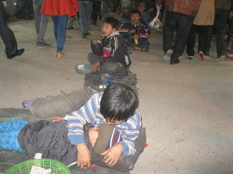 Nhức nhối nạn trẻ em bị đẩy ra đường ăn xin